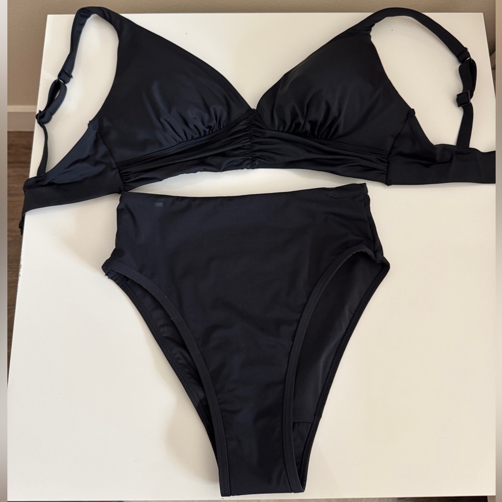 Knix Ruched Deep V Bikini Top & Knix Leakproof High Rise Black Bikini Bottom XS